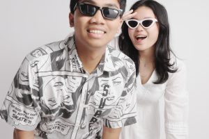 Ide Pose Self Photo Bareng Pasangan
