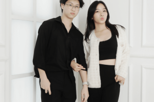 Ide Pose Self Foto Pasangan 2024