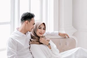 Kecantikan Dalam Keterjangkauan: Prewedding Sederhana yang Menawan