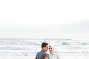 Prewedding Alam: Menyatu dengan Keindahan Laut di Pantai Parangtritis
