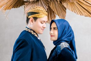 Antara Tradisi dan Trend: Sesi Prewedding Adat Jawa yang Berkelas