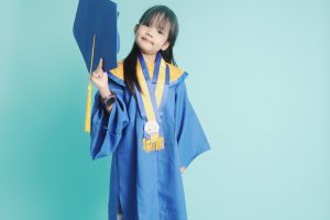 Ide Pose Self Foto Wisuda 2024